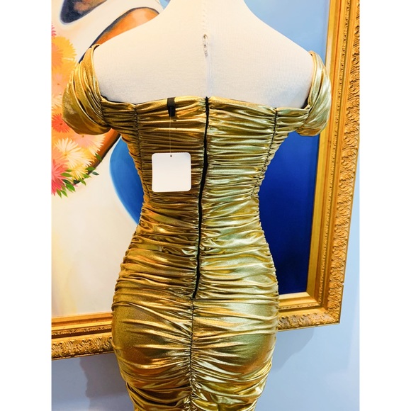 💕💕 Amazingly Beautiful Body Con Gold Dress - Picture 3 of 3